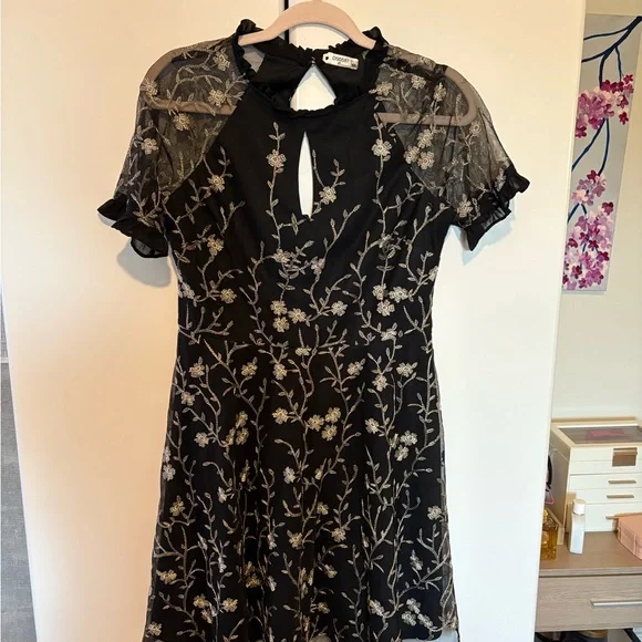 Kensie Black and Gold Embroidered Cocktail Dress Kensie Black and Gold Embroidered Cocktail Dress